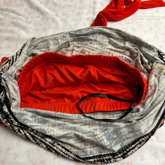 EUC. Calvin Klein - Chocker Off shoulder top - S - Picture 7 of 7